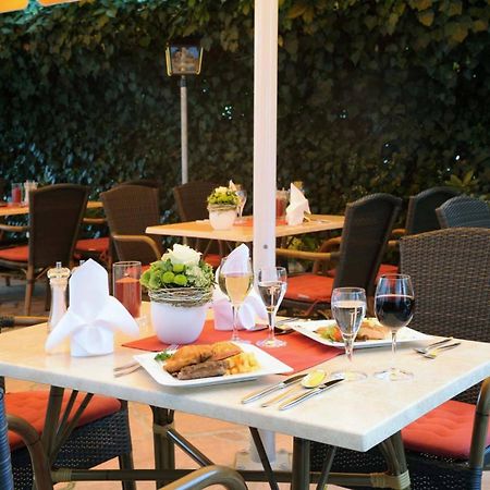 Hotel&Restaurant Hugenottengarten Friedrichsdorf Exteriör bild