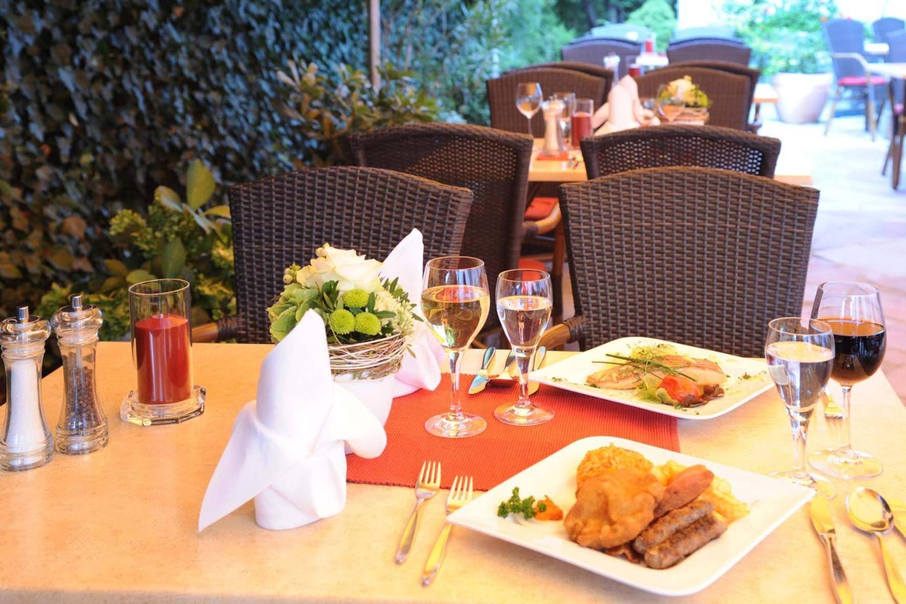 Hotel&Restaurant Hugenottengarten Friedrichsdorf Exteriör bild