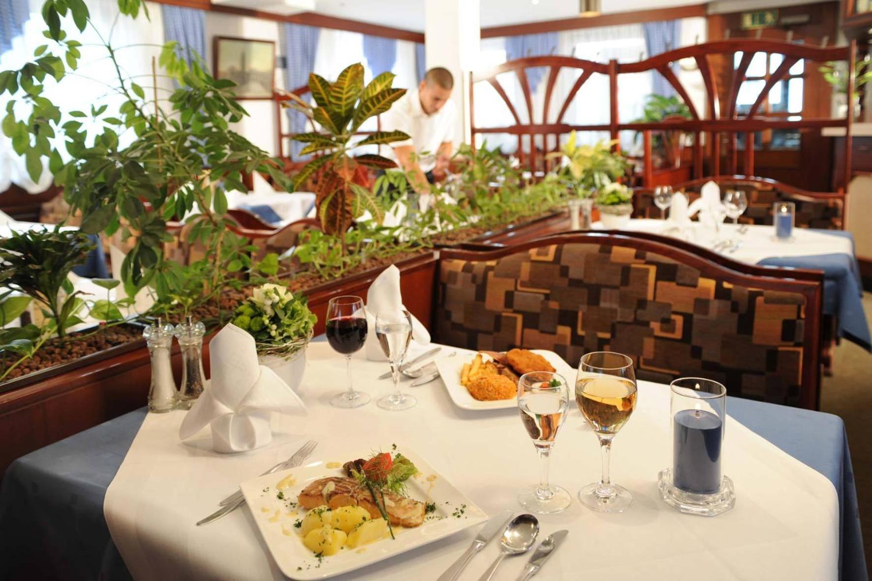 Hotel&Restaurant Hugenottengarten Friedrichsdorf Exteriör bild