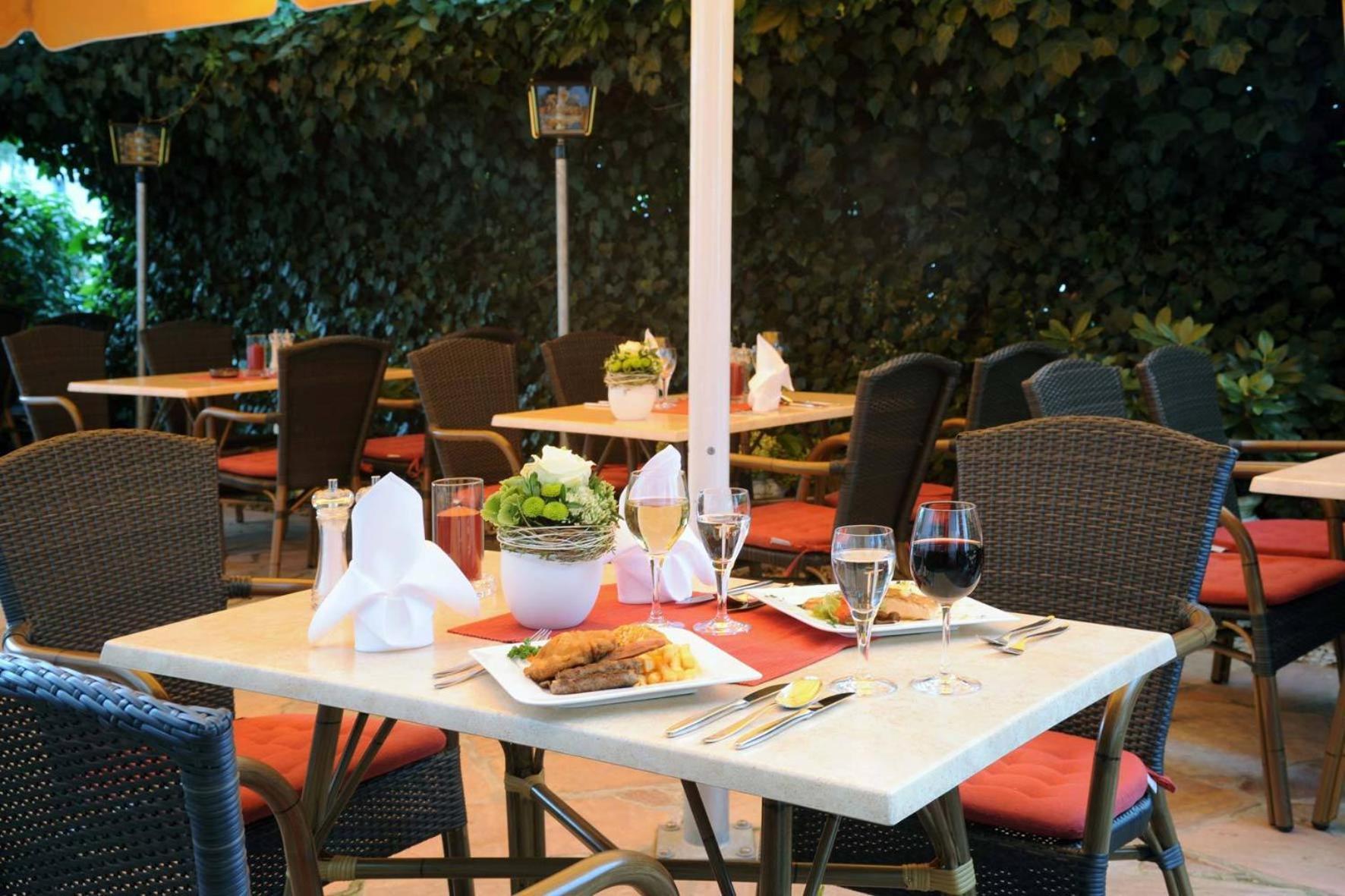 Hotel&Restaurant Hugenottengarten Friedrichsdorf Exteriör bild